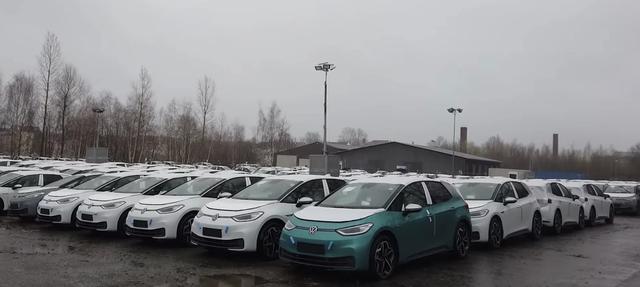 軟件為王！又一家 OEM 進(jìn)入軟件爭奪戰(zhàn)（oem軟件和商業(yè)軟件）