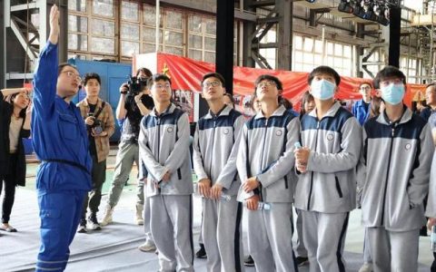 上海職校技能大賽新增機(jī)器人系統(tǒng)、網(wǎng)絡(luò)管理、建筑建模等項(xiàng)目（上海市工業(yè)技術(shù)學(xué)校工業(yè)機(jī)器人技術(shù)應(yīng)用）