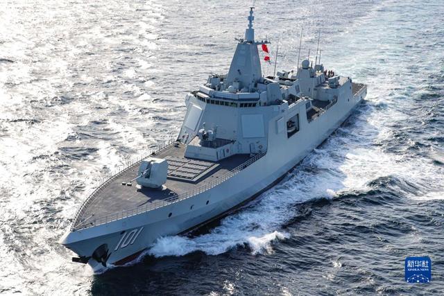 在習(xí)近平強(qiáng)軍思想指引下·我們?cè)趹?zhàn)位報(bào)告｜劈波斬浪向深藍(lán)——來自海軍導(dǎo)彈驅(qū)逐艦?zāi)喜灥膱?bào)告