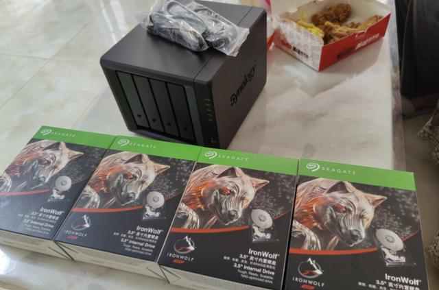 NAS小白湊過來！大佬講解NAS到底是什么？能做些什么？（nas是做什么的）