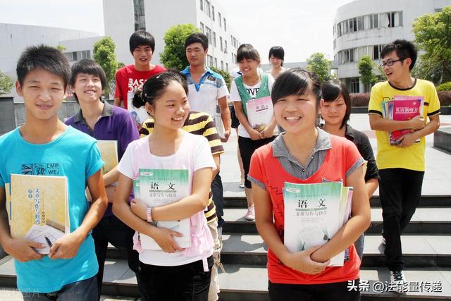 義務(wù)教育的內(nèi)容：政府免費提供作業(yè)本，尷尬的是誰？（義務(wù)教育 作業(yè)）